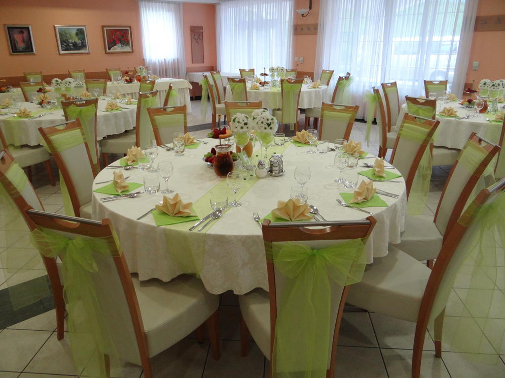 Rooms Hochkraut 첼레 외부 사진